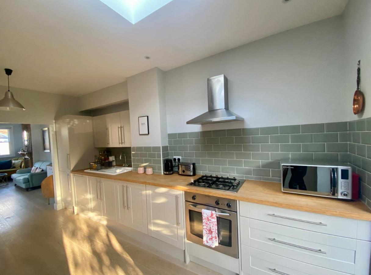 Delightful 2 Bedroom House Central Windsor Exterior foto